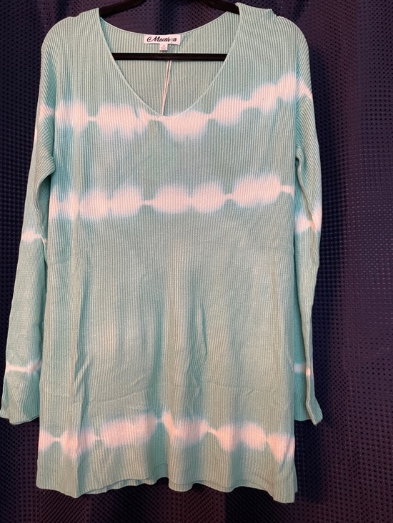 MACARON Sweaters - MACARON Aqua and White Ribbed V-Neck Top